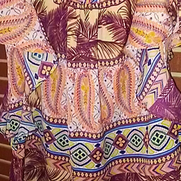 Cute summer top - Picture 2 of 3